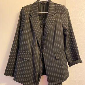 New two piece formal business attire size 2 Blazer with plants